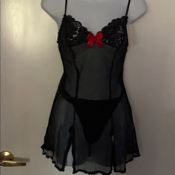 Set of black mesh lingerie with red bow - Picture 1 of 4